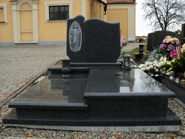 Realizacja zakładu kamieniarskiego