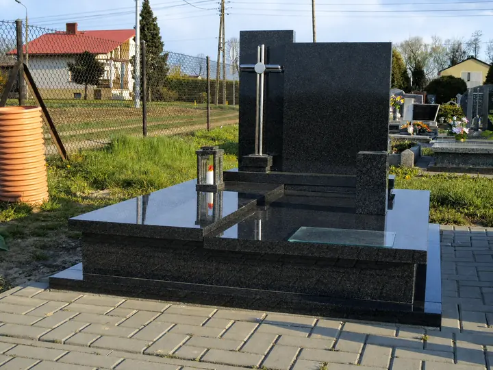 Realizacja zakładu kamieniarskiego